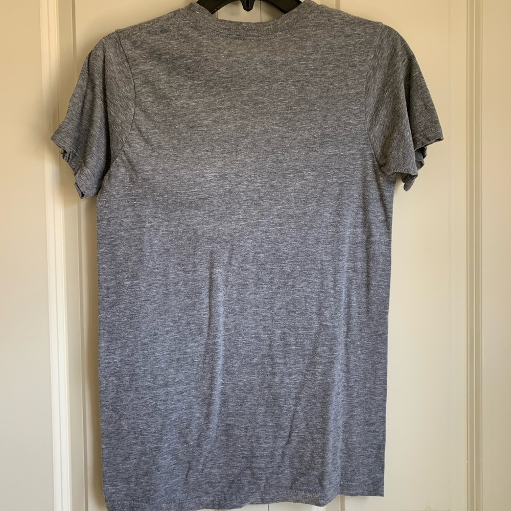 🦩Two Chicago Blackhawk Shirts - Picture 4 of 6